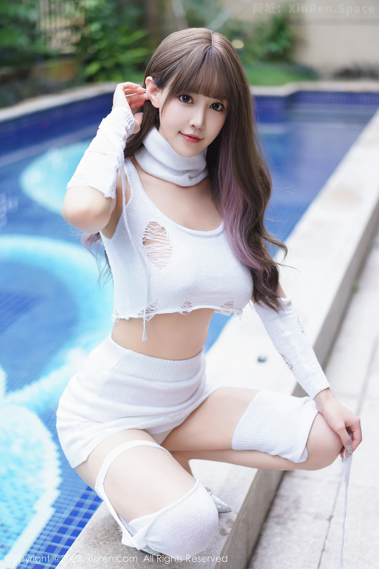 图片[3]-[XiuRen秀人网]2023.02.10 VOL.6251 徐莉芝Booty 白色连衣裙与黑色内衣加黑丝美腿性感私房写真集-秀人网官方网站